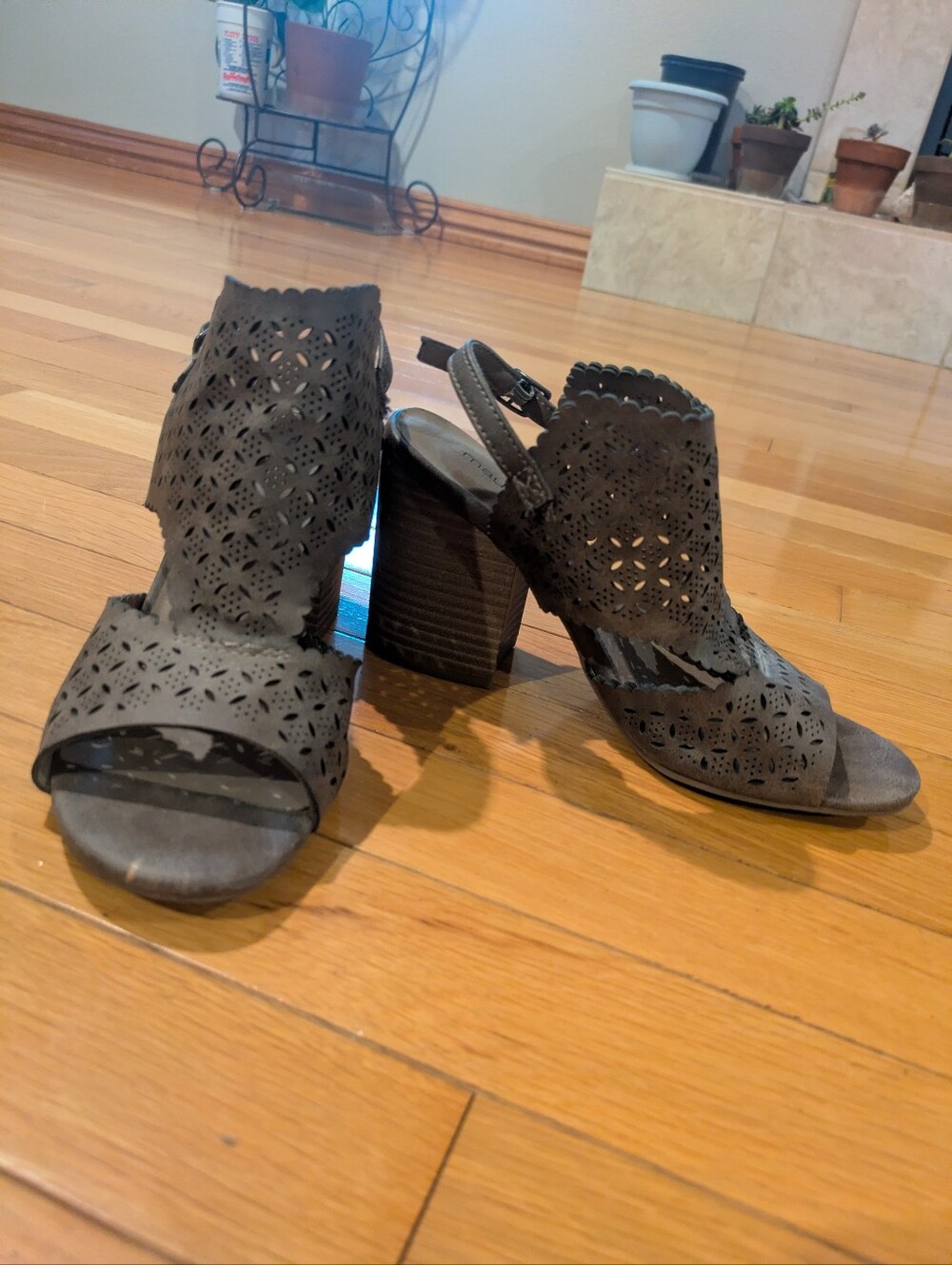 women's heels - size 6